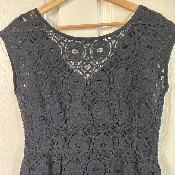 Nanette Lepore Dress Black Lace Overlay Sheath Cap Sleeve SZ8 Cocktail Party - Picture 3 of 10